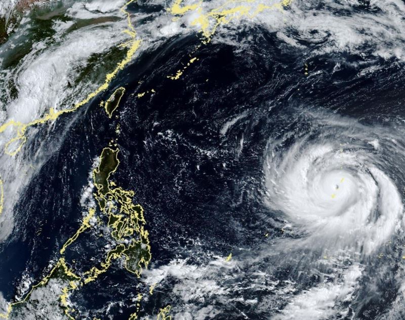 颱風巴威台灣時間6日上午7時30分衛星雲圖。(圖/中央氣象署)
