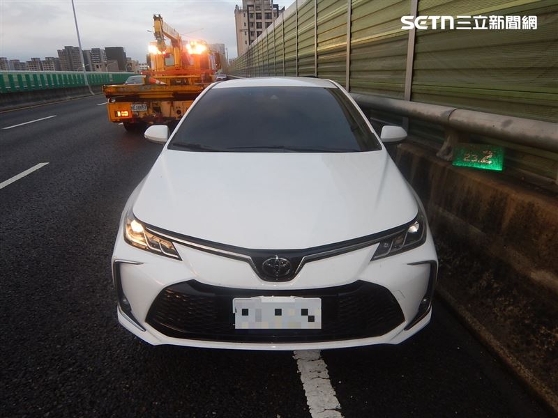 [新聞] 台74千萬級車禍！TOYOTA切車道撞毀1200萬 - 八卦 - PTT.BEST 批踢踢爆文 3