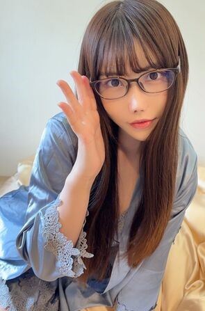 百合川美織下海拍片。(圖/翻攝自X)