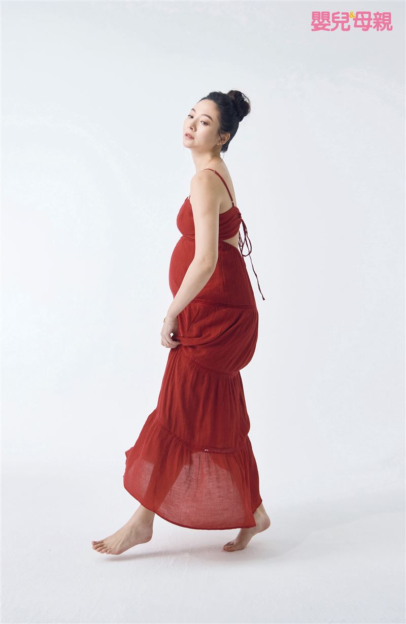 賴佩霞愛女謝沛恩今年5月宣布懷孕。(圖/嬰兒與母親雜誌提供)