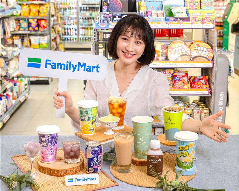 全家冰飲四天王Let’s Café、Let's Tea、酷繽沙、酷繽球新品連發。(圖/品牌業者提供)