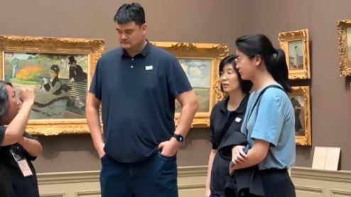 姚明16歲女兒近照曝 身高估暴長破200公分
