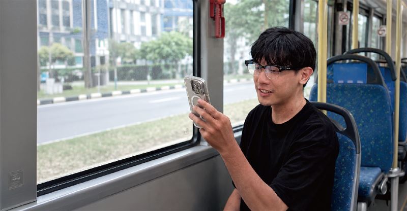 燦坤3C家電首發亮相的「智觀 Cfairy AI智慧眼鏡」。(圖/品牌業者提供)