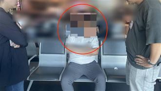 新／突襲矢板明夫秒奔機場！黑衣男被攔截