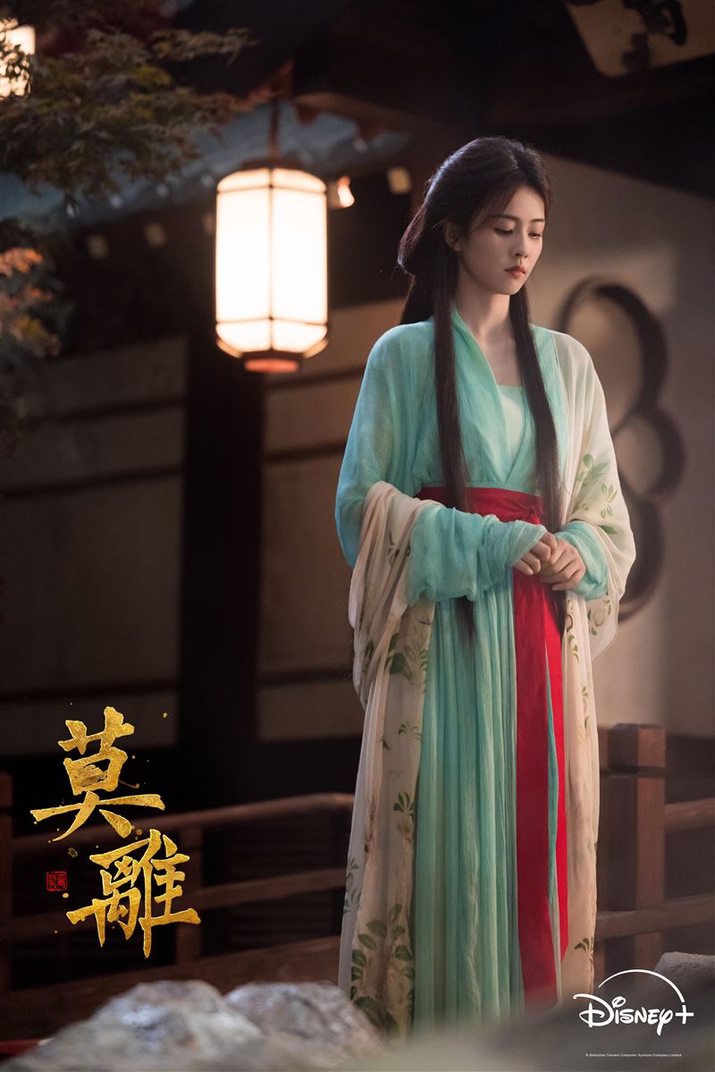 白鹿的敬業精神獲得劇組工作人員肯定。(圖/Disney+提供)