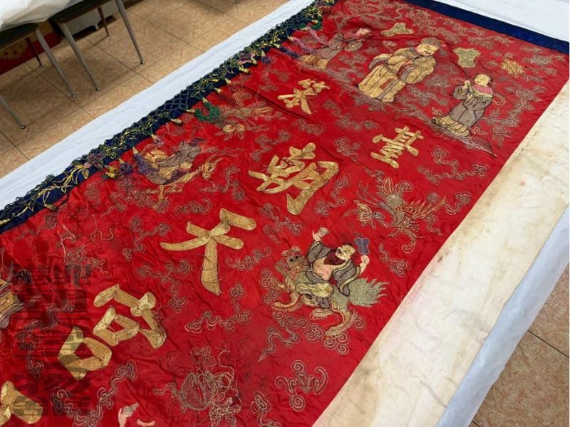 大旗以金線繡製。(圖/翻攝自北港朝天宮粉絲專頁)