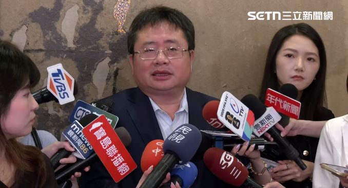 矢板明夫透露嫌犯在香港有多次犯罪經歷，「如果後面沒有人指使的話，應該是很難讓人相信的」（圖／翻攝畫面）