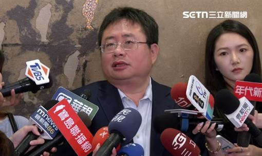 矢板明夫遇襲　民進黨：藍白應齊聲譴責