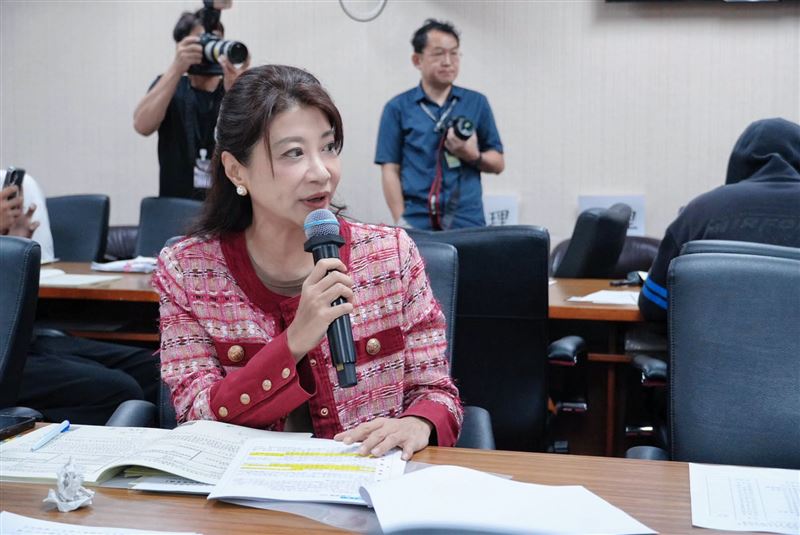 民進黨立委林楚茵今(7)天開轟,中共欺負臺灣到了家門口,文攻武嚇輪番上演,藍白還在裝死當沒看見嗎?(圖/翻攝自林楚茵臉書)