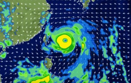 預測週五至週六為颱風最接近臺灣期間，暴風圈將有機會籠罩整個北臺灣。（圖／翻攝自天氣風險 WeatherRisk）