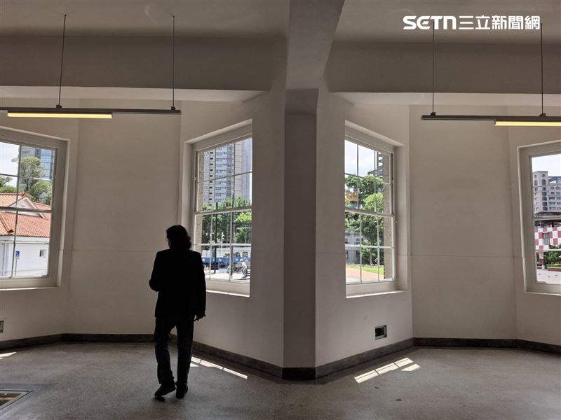 古蹟大樓東西兩翼的八角窗,是過去工業研究所為了避免太陽西曬的光與熱影響實驗,而特別設計的立面結構。(圖/記者周佩怡攝影)