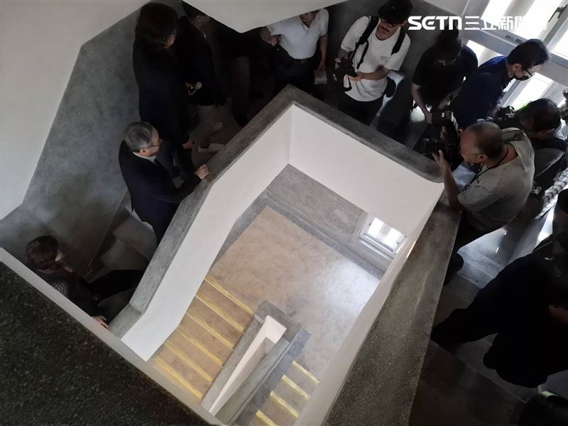 國定古蹟空軍總司令部(原臺灣總督府工業研究所)舊辦公大樓及戰情大樓的修復再利用工程,今年將以「空總國家文化基地古蹟大樓」面貌嶄新呈現。(圖/記者周佩怡攝影)