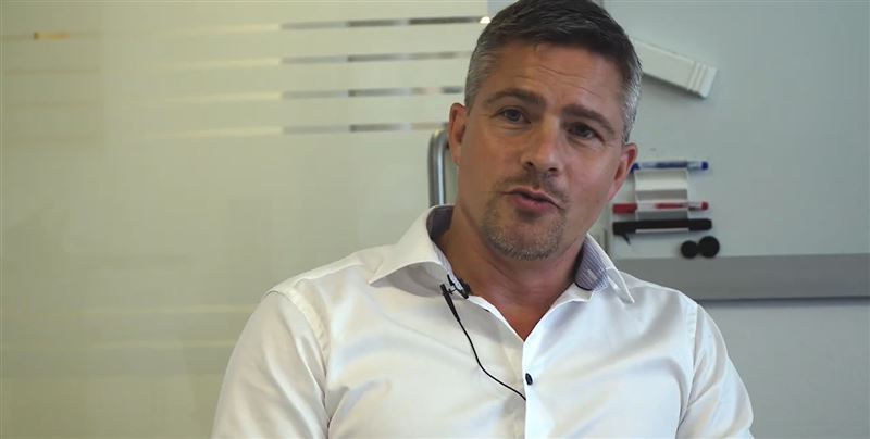 知名經濟學家澤伯格(Henrik Zeberg)示警，美股狂歡已進入最後階段，將邁向「終結」。（圖／翻攝自Youtube頻道Velkommen Hjem）