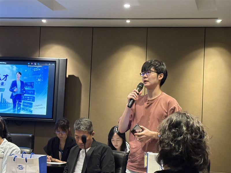 學員溫馨分享從小和阿嬤一起看三立長大，希望能透過此次培訓，進一步精進多媒體素材處理及AI溝通協作技巧
