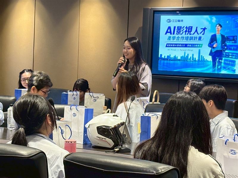 參訓學員分享AI操作經驗，並展現出對學習「精準下指令」協作能力的強烈期許