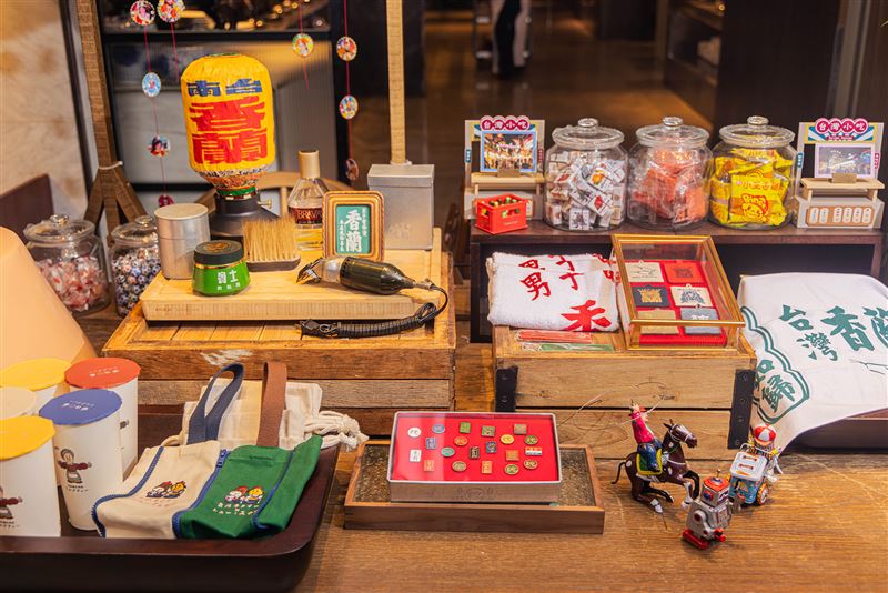 活動期間用餐再抽萬元餐券、台南名店「銀波布丁」禮盒及「香蘭男子電棒燙」等多樣精選好禮,總價值逾十萬元贈禮。(圖/飯店旅宿業者提供)