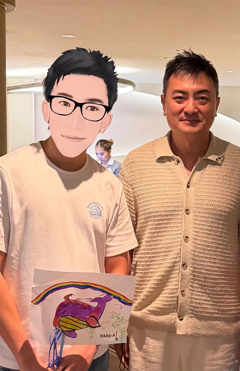 J Law(左)巧遇老高(右),合照再掀熱議。(圖/翻攝自J Law Threads)