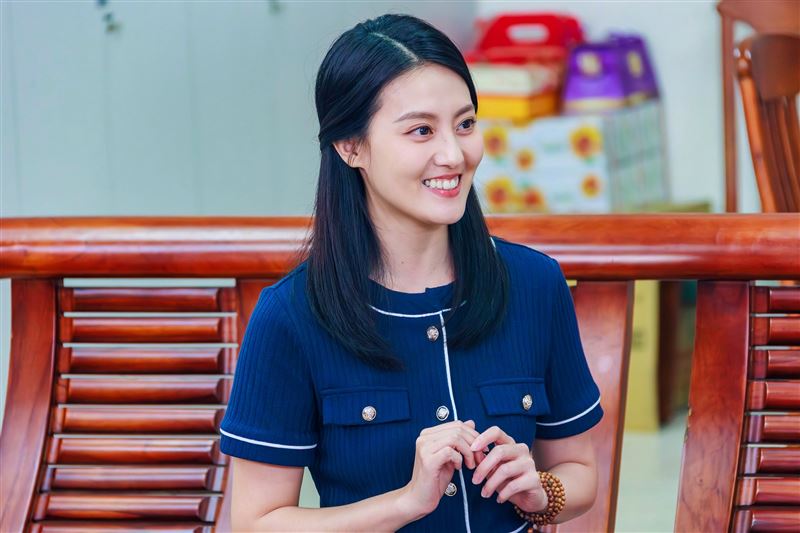 顏曉筠飾演柯叔元的前女友。(圖/中視提供)
