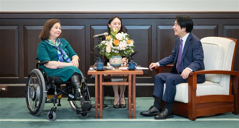賴清德總統今(７）日接見美國聯邦參議員達克沃絲訪問團。（圖／總統府提供）