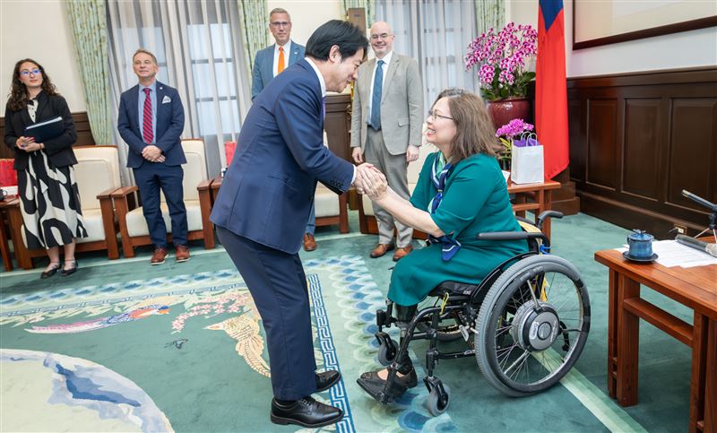 賴清德總統今(７）日接見美國聯邦參議員達克沃絲訪問團。（圖／總統府提供）