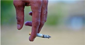 日抽40支菸活百歲！專家急喊：別學