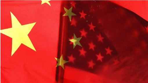 北京決策圈顧問之一的中國政治經濟學家鄭永年近日指出，儘管美國正在衰落，但低估這個國家的實力仍可能成為「致命錯誤」。（圖／達志／美聯社）
