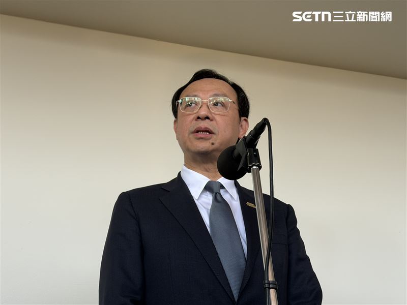 衛福部長石崇良今(8)日表示,昨晚接到泰山有一批調理油,初步化驗苯駢芘超標,目前正在追溯是哪一個批號。(圖/記者蔣季容攝影)