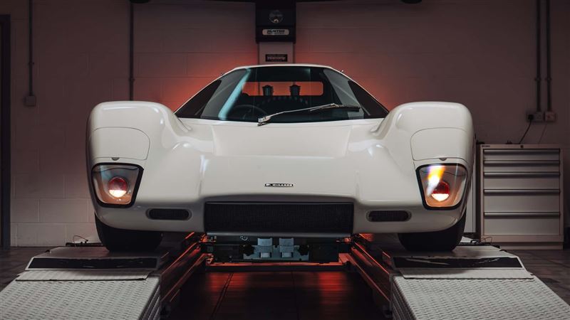 麥拉倫M6GT復刻版公路車。(圖/翻攝McLaren網站)