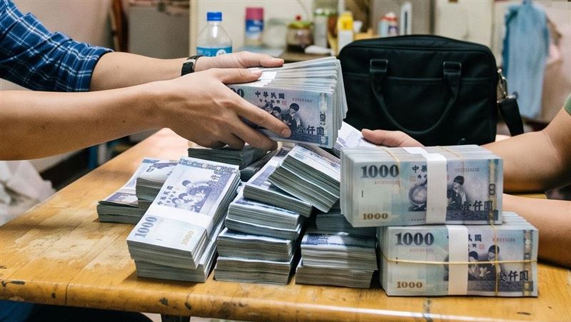 土豪越籍男530萬一夜賭光…拿鉅款全額賠