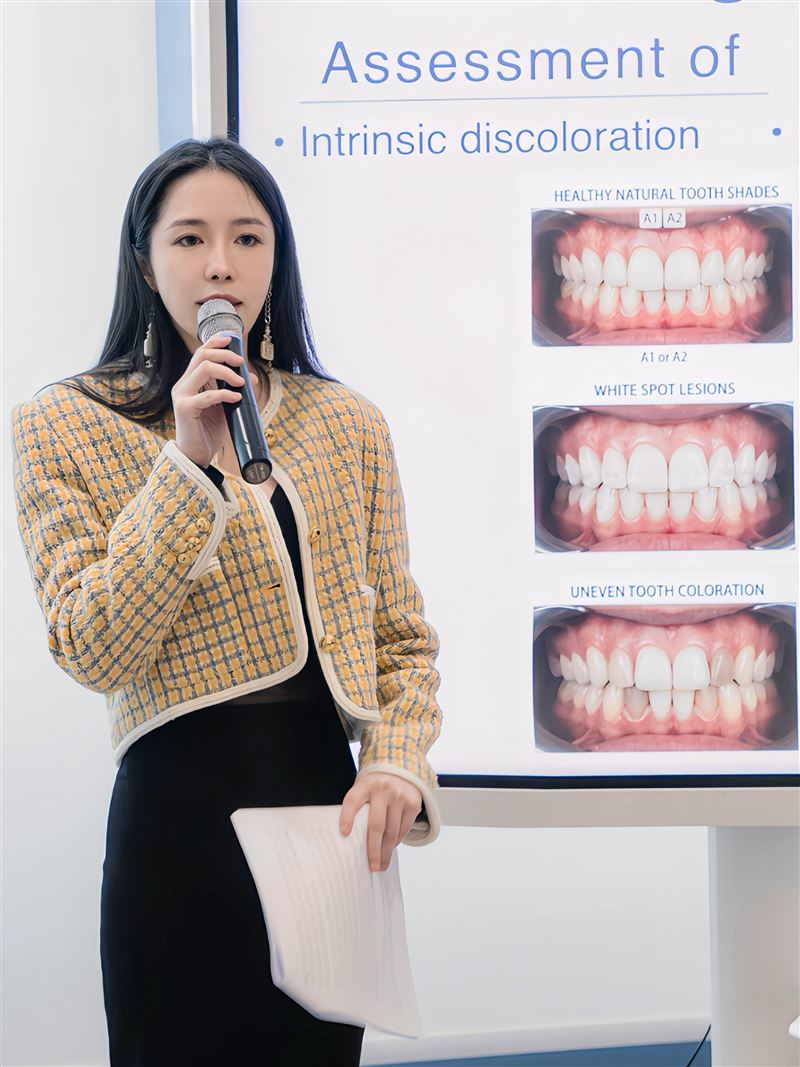 「牙醫界林志玲」、「最美牙醫」登新加坡SARC國際醫學大會,劉芷伊讓世界看見台灣。(圖/劉芷伊牙醫師提供)