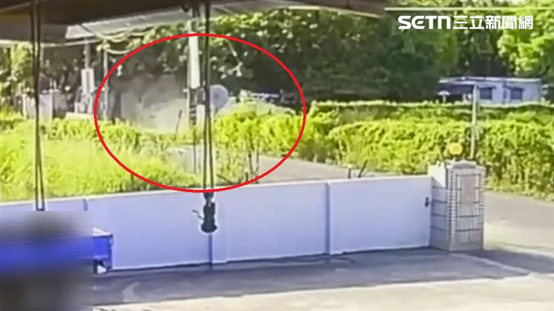 2死亡命瞬間曝！年輕騎士上班途中遇死劫