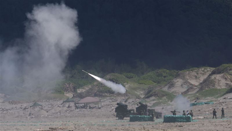 神弓、神鷹操演精準命中靶機　顧立雄發聲