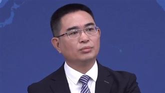 攻擊矢板明夫扯義憤！李坤城酸怒酸一句
