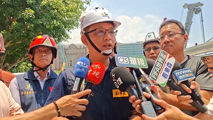 台北市副市長張溫德說明塌陷處理狀況。（圖／北市府提供）
