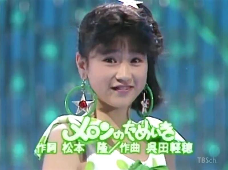 56歲日本資深女星山瀨真美是日本演藝圈知名「綜藝咖女星」代表人物。(圖/翻攝自X)