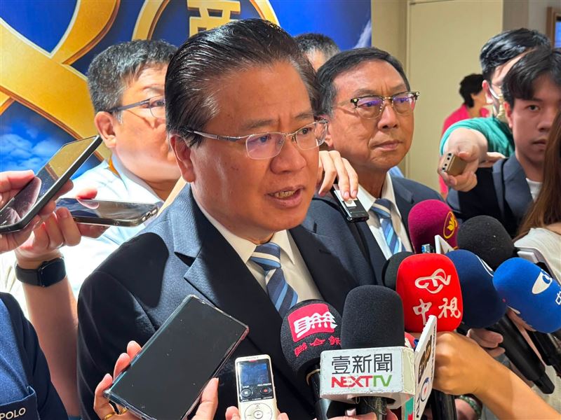 商總理事長許舒博今宣示,將透過簽署MOU串聯全球台商網絡,目標九月前完成各大洲布局。年底擬向政院爭取資源舉辦國際展會,透過台商聯盟推動服務業出海,並定調兩岸經貿採取「政經分離」策略,強調只要有商機就不該受限。(圖/記者師瑞德攝影)