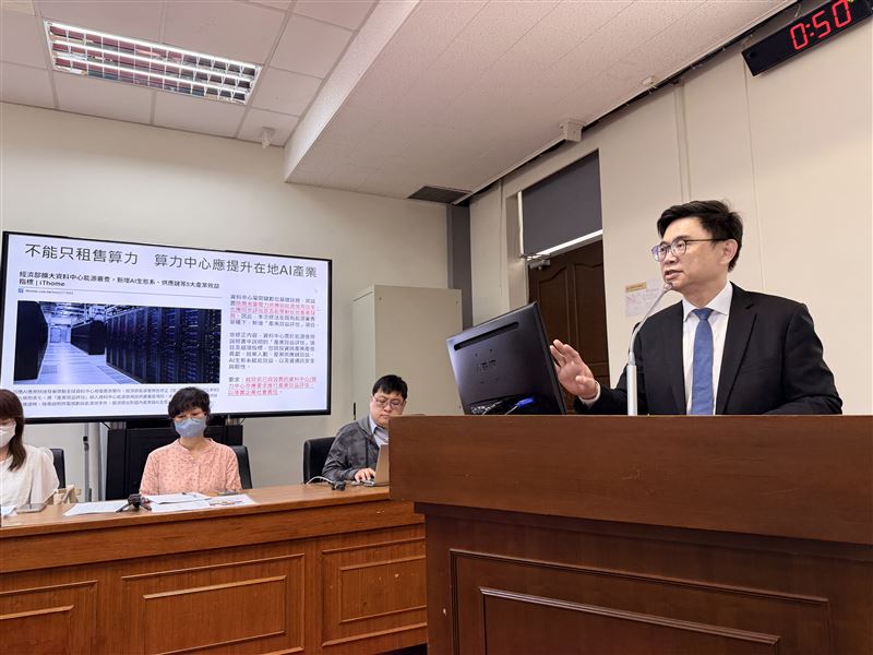 賴瑞隆促AI應用落地,帶動產業及就業紅利留在高雄