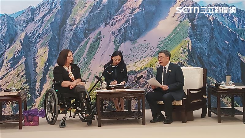 美參議員達克沃絲拜會政院　曝將做這件事