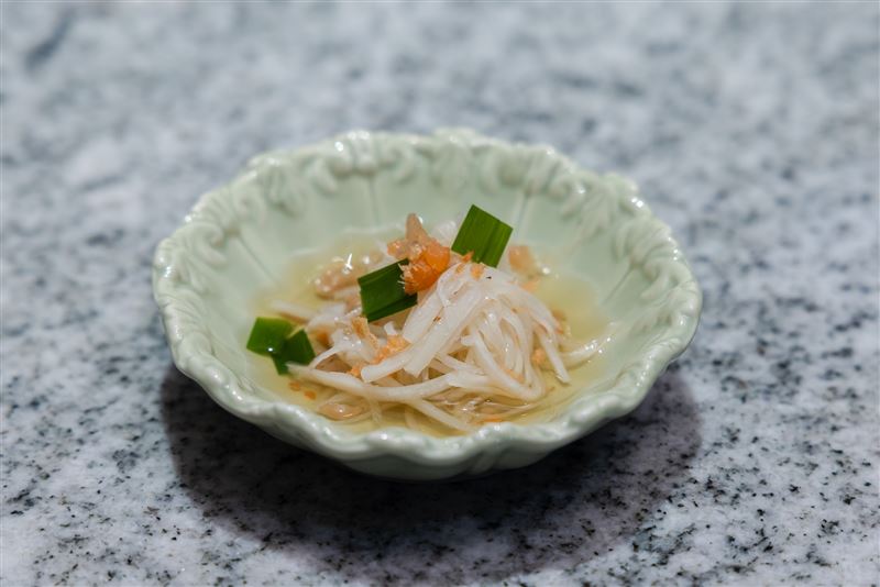 旭集台中店限定料理「千切筍冷羹」。(圖/饗賓集團提供)