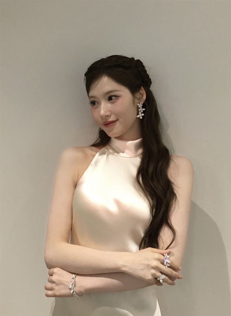 TWICE Sana將擔綱電影《냥이》女主角,掀起不少粉絲熱議。(圖/翻攝自IG @m.by__sana)