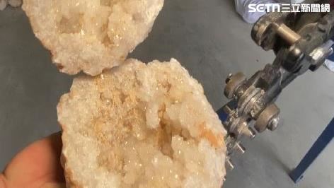 獨／開礦賭石？水晶盲盒現夢幻波波球晶牙