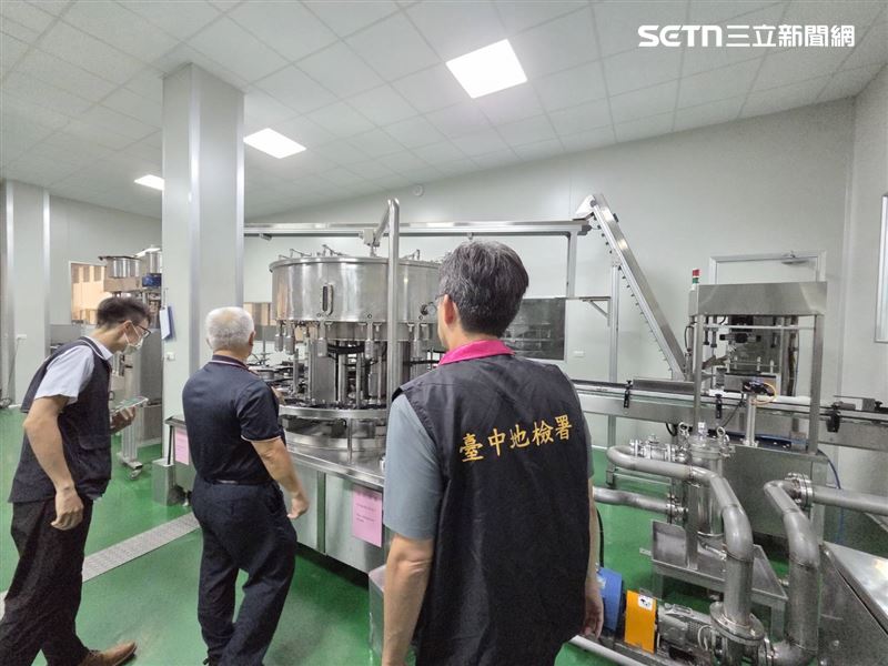 大豆沙拉油「致癌物」超標4倍,中聯油脂總經理、副課長列被告。(圖/翻攝畫面)