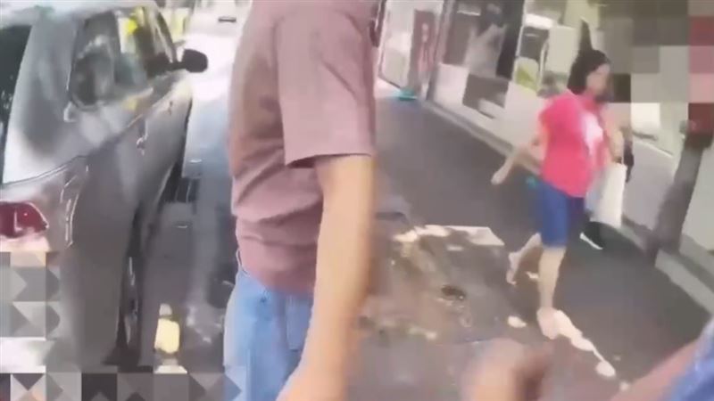 信義警兵分多路搜雙北,當場起獲愷他命等大量毒品證物。(圖/翻攝畫面)