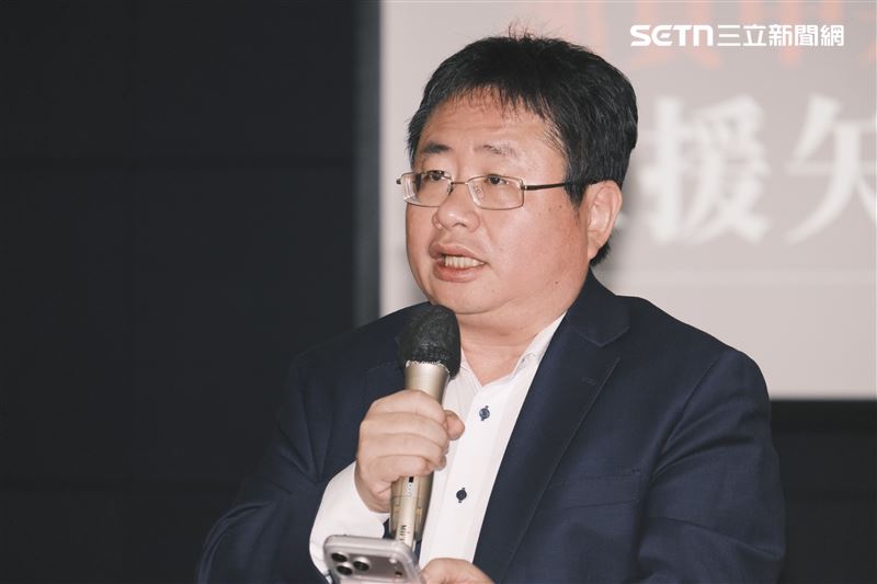 矢板明夫指出,他將這種攻擊模式稱為「快閃打手」,若在台灣成功,任何敢發聲的人都可能被攻擊。(圖/記者楊士誼攝影)