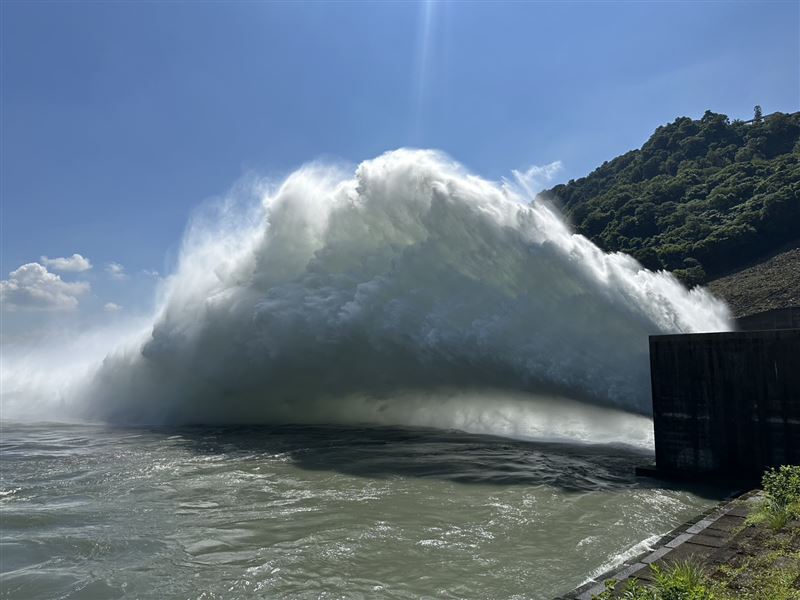 石門水庫迎戰巴威「每小時134萬噸」排洪。（圖／北水分署提供）