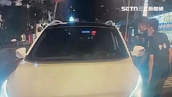 二手車商囂張毒駕 路中呼呼大睡遭警逮捕