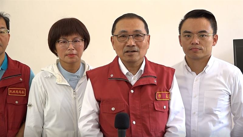 對於明天是否會放颱風假,侯友宜表示,北北基桃會充分討論溝通,晚上8時前跟市民報告(圖/新北市府提供)