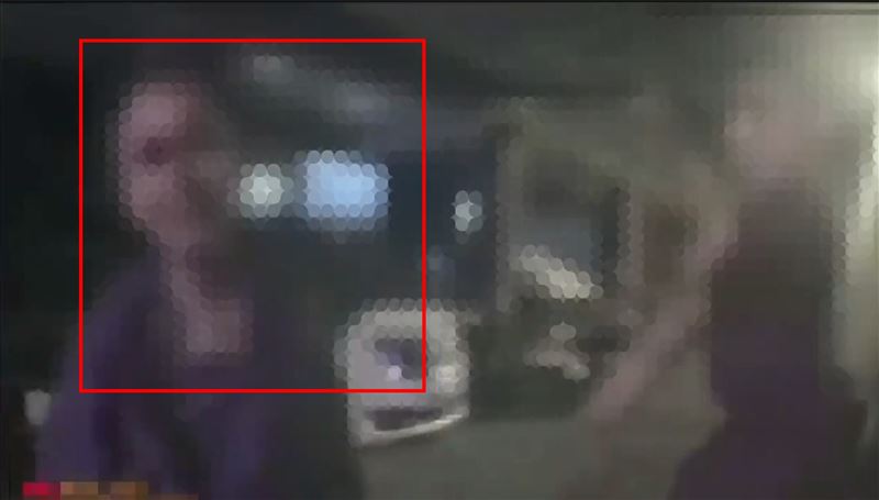 警方準備逮捕賴男。(圖/翻攝畫面)