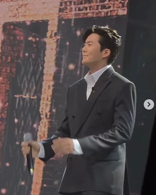 南韓歌手兼演員李路（이루），是資深歌王太真兒的兒子。（圖／翻攝自IG）