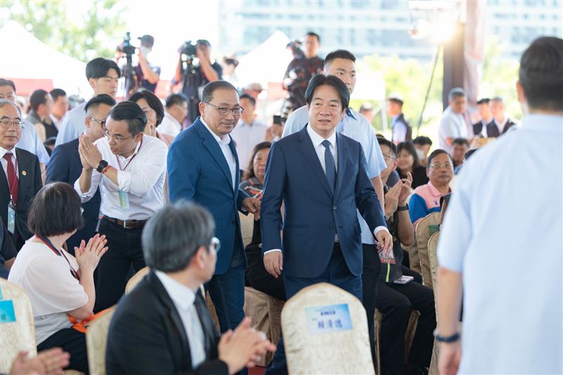 總統賴清德、新北市長侯友宜同台出席「台大醫院金山分院長照暨醫療綜合大樓新建工程動土典禮」（圖／總統府提供）